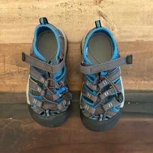Keen Gray and Blue Newport Shoes with Toe Protection